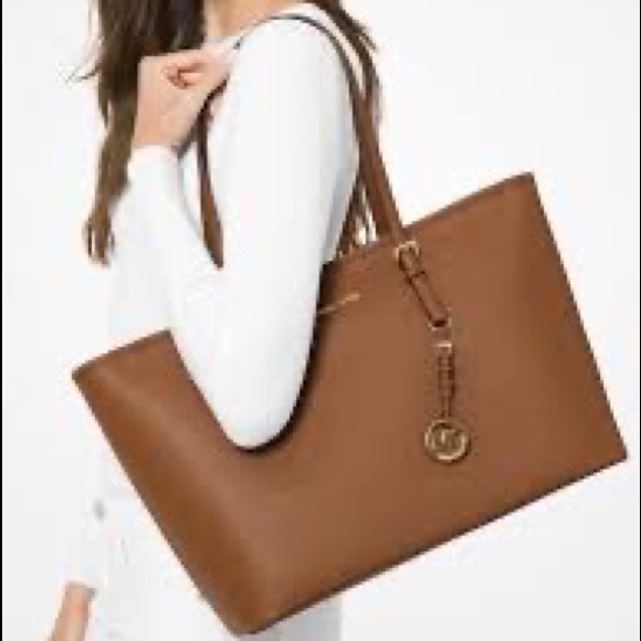 Michael Kors jet setter bag - Picture 1 of 5